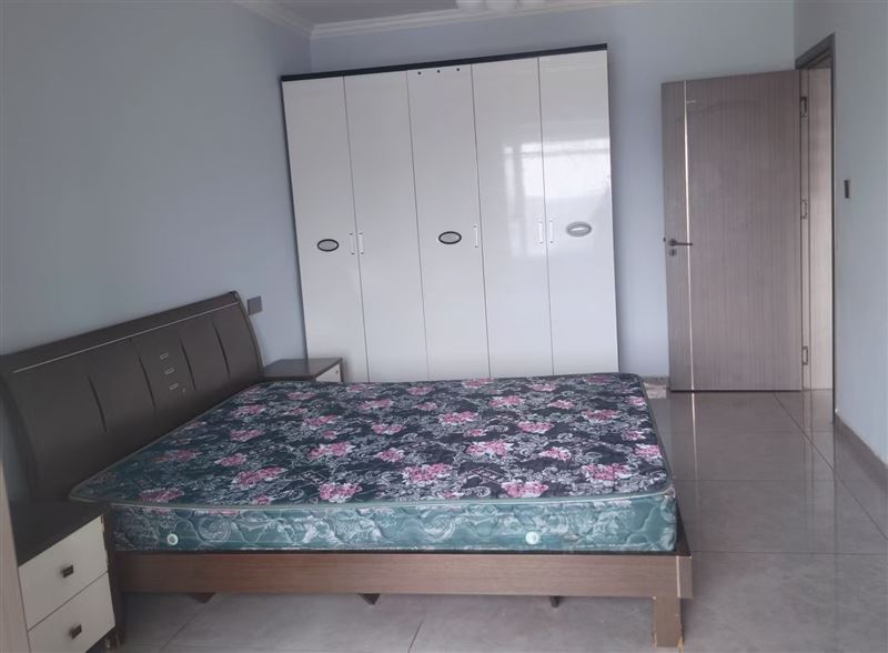 房屋出租：财富大厦a栋五单元1102室齐全，一年起租，价格面议，有意者联系15565831005